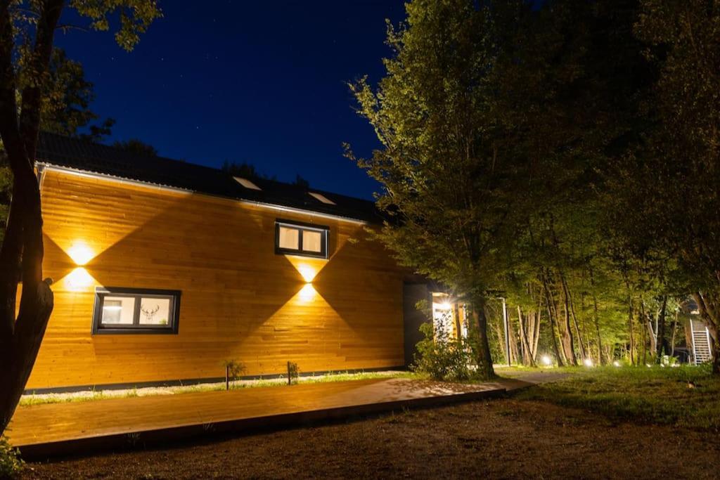 Apartamento Tree Elements Treehouse Retreat Slunj Habitación foto